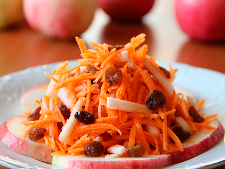 салат из моркови с яблоком